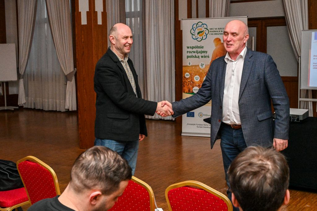prof. dr hab Marek Marks z UWM w Olsztynie oraz broker innowacji PODR w Lubaniu - Aleksander Karaś