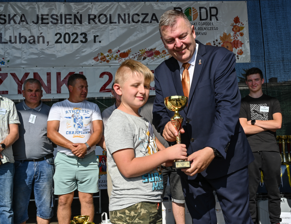 Laureaci wystawy królików oraz gołębi