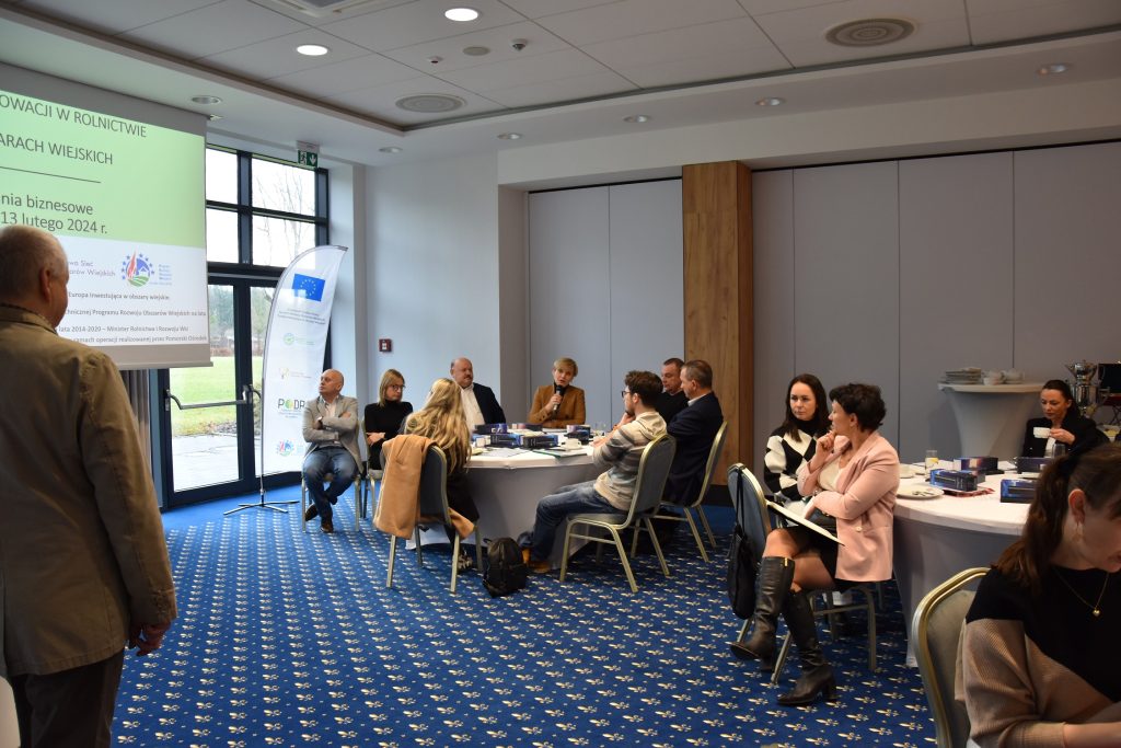 Sesje networkingowe pomiędzy uczestnikami spotkania