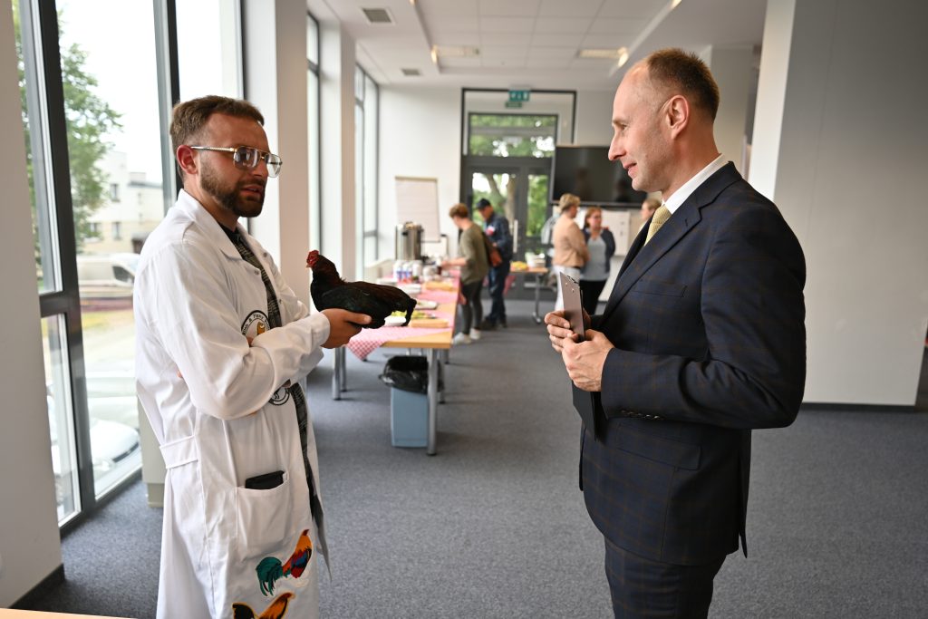 Jarosław Piechowski oraz Dyrektor PODR w Lubaniu Aleksander Mach w trakcie dyskusji